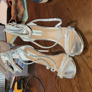 High heel sandals
